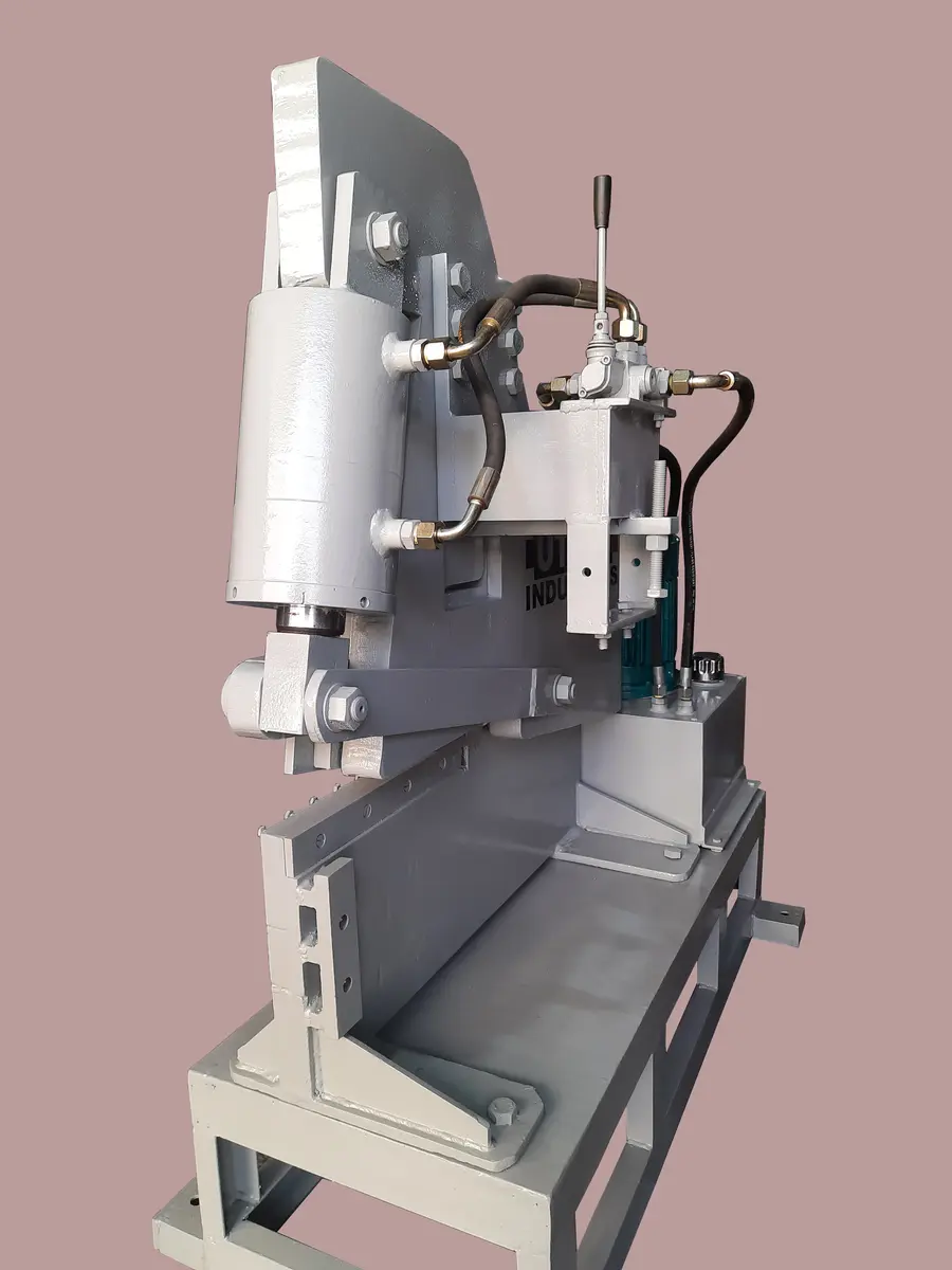 Hydraulic Cutting Machine Image 3